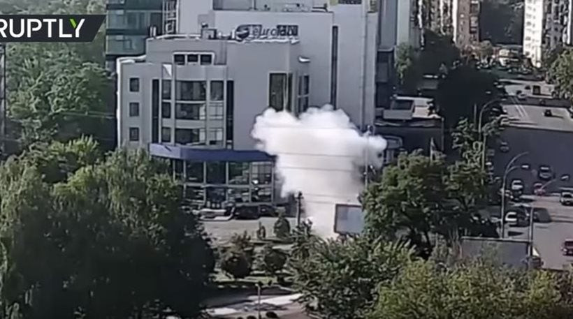 Βίντεο: Η στιγμή της έκρηξης παγιδευμένου με εκρηκτικά αυτοκινήτου στο Κίεβο